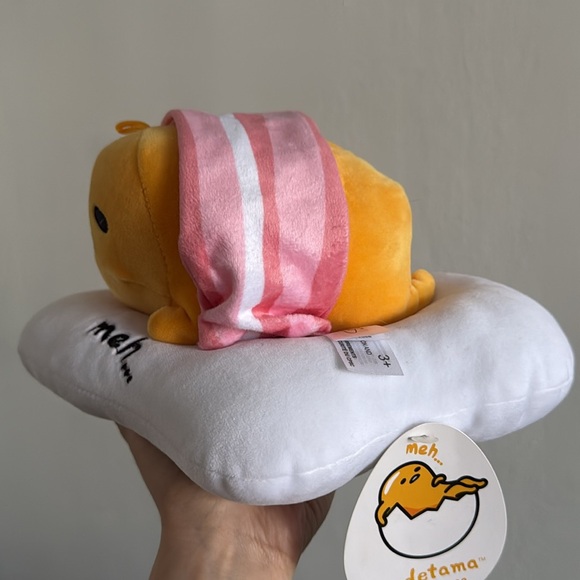 π Lazy Egg Gudetama in Bacon Wrap 8β Sanrio - Picture 3 of 6